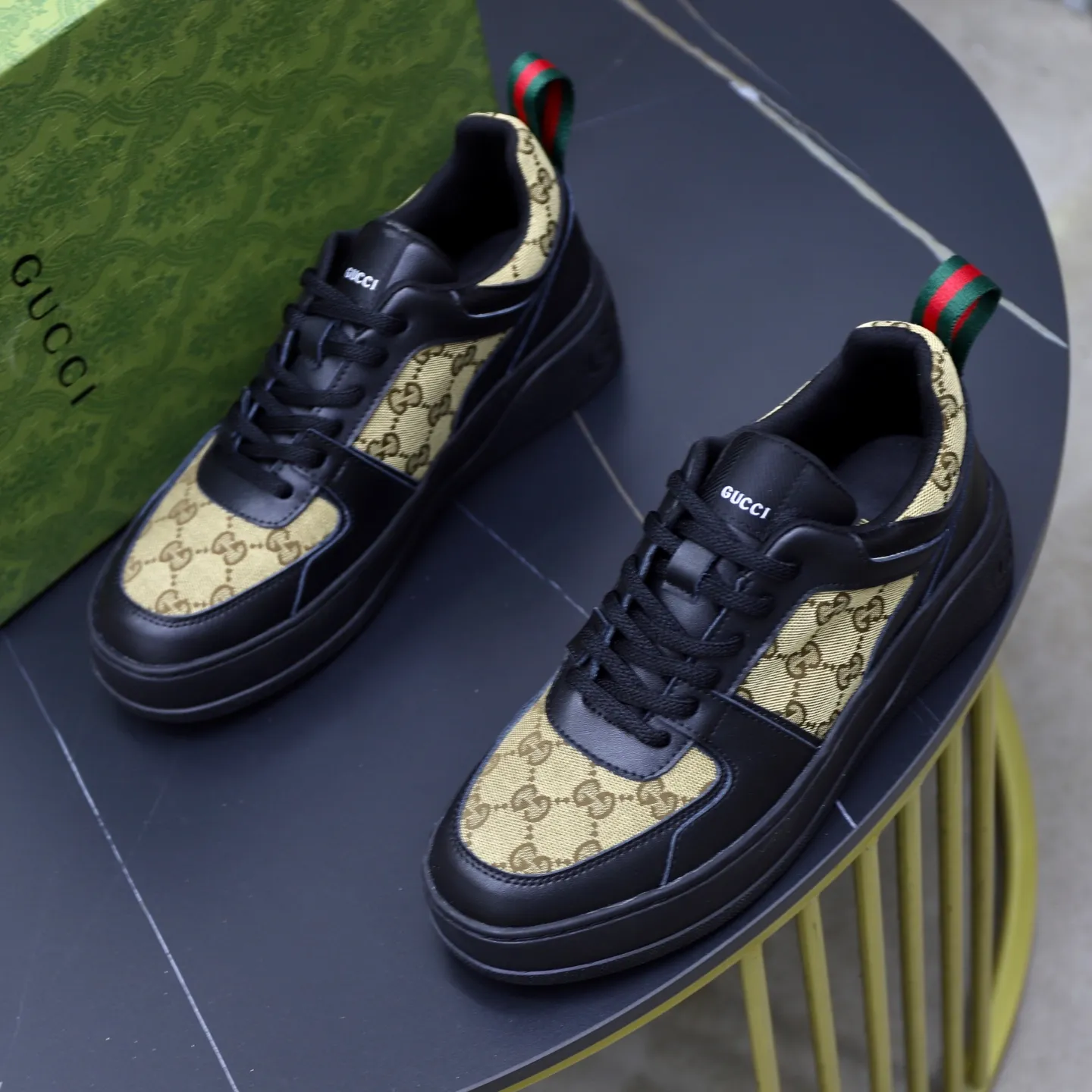 Ex-factory price: 420💰🙅‍♂️🙅‍♂️🙅‍♂️ Brand: GUCCI Standard code: 38-44 (45 customized) Grade: Same as the official website Material: Original cowhide material spliced with brand cloth Comfortable and breathable lining Lightweight and wear-resistant sports outsole Style category: Men's fashion casual shoes Running sports shoes Distinguished luxury brand elements Top luxury color: actual picture color